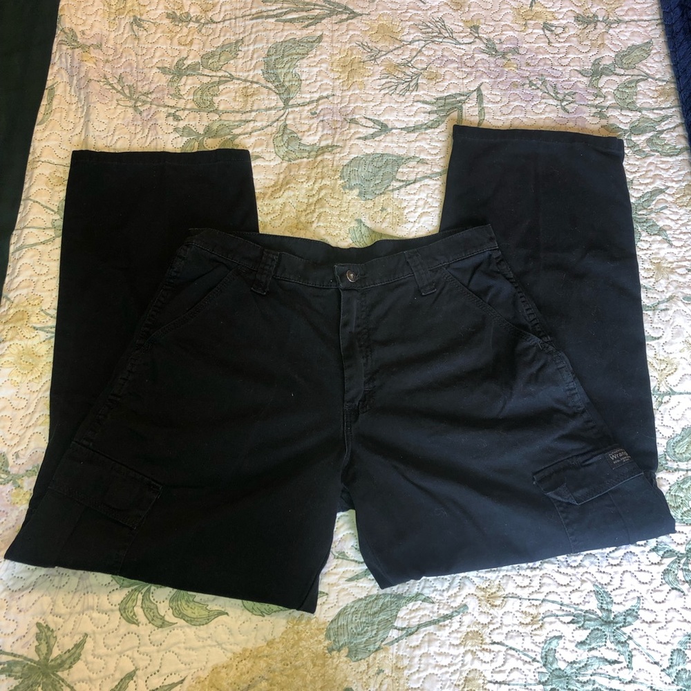 Black wrangler cargo pants